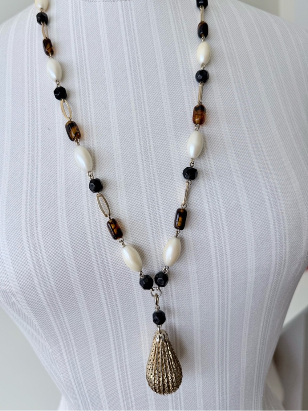 Vintage Sarah Coventry Convertible Pendant Necklace–Faux Pearl Tortoise Glass